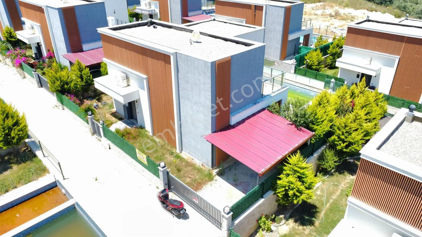 Kuşadası Merkezde Müstakil Özel Havuzlu Satılık Villa — fotoğraf 27