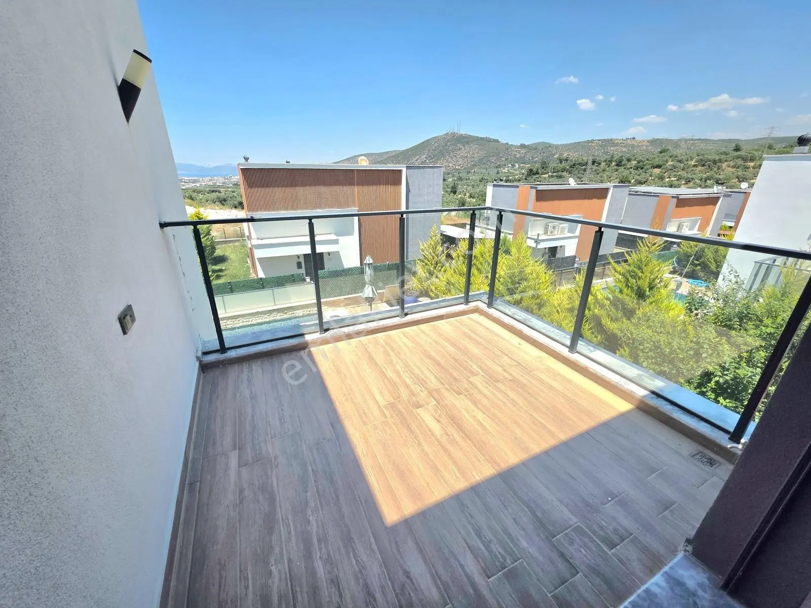 Kuşadası Merkezde Müstakil Özel Havuzlu Satılık Villa — fotoğraf 35