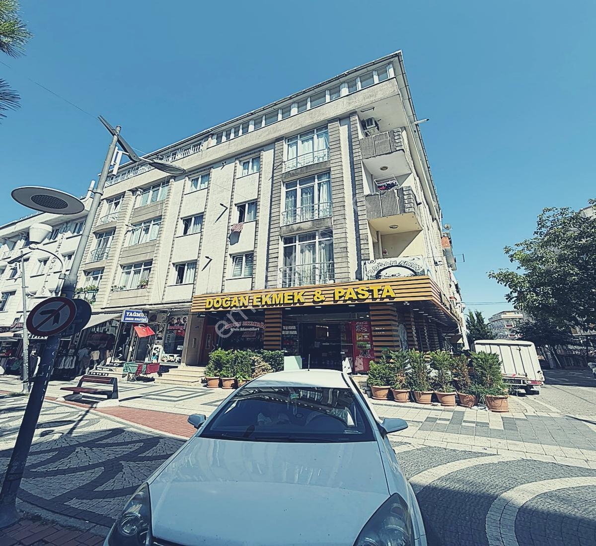 Kıraç Yürüyüş Yolu İçerisinde 2+1 90m² Köşe Başı Merkezi Konum — fotoğraf 2