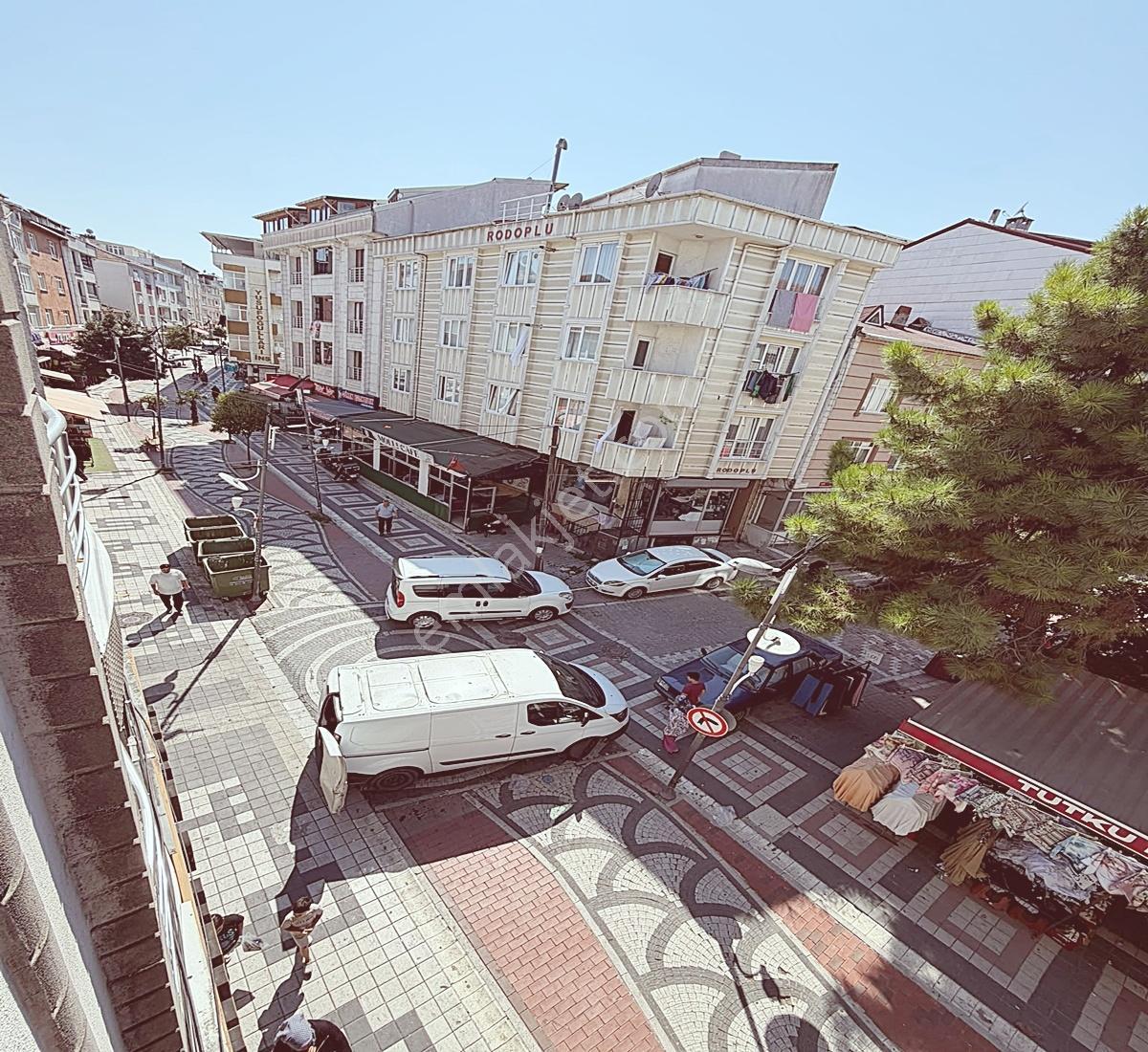 Kıraç Yürüyüş Yolu İçerisinde 2+1 90m² Köşe Başı Merkezi Konum — fotoğraf 3