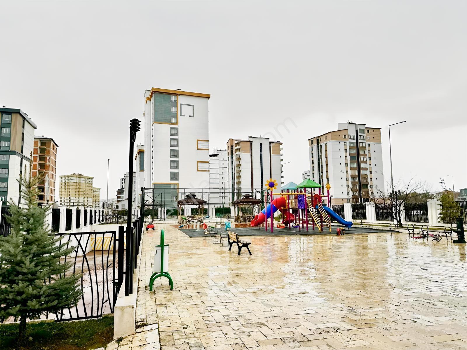 Emlak Fix'den Kardeşler Mh.| 170 M2 Satılık | Ara Kat — fotoğraf 3