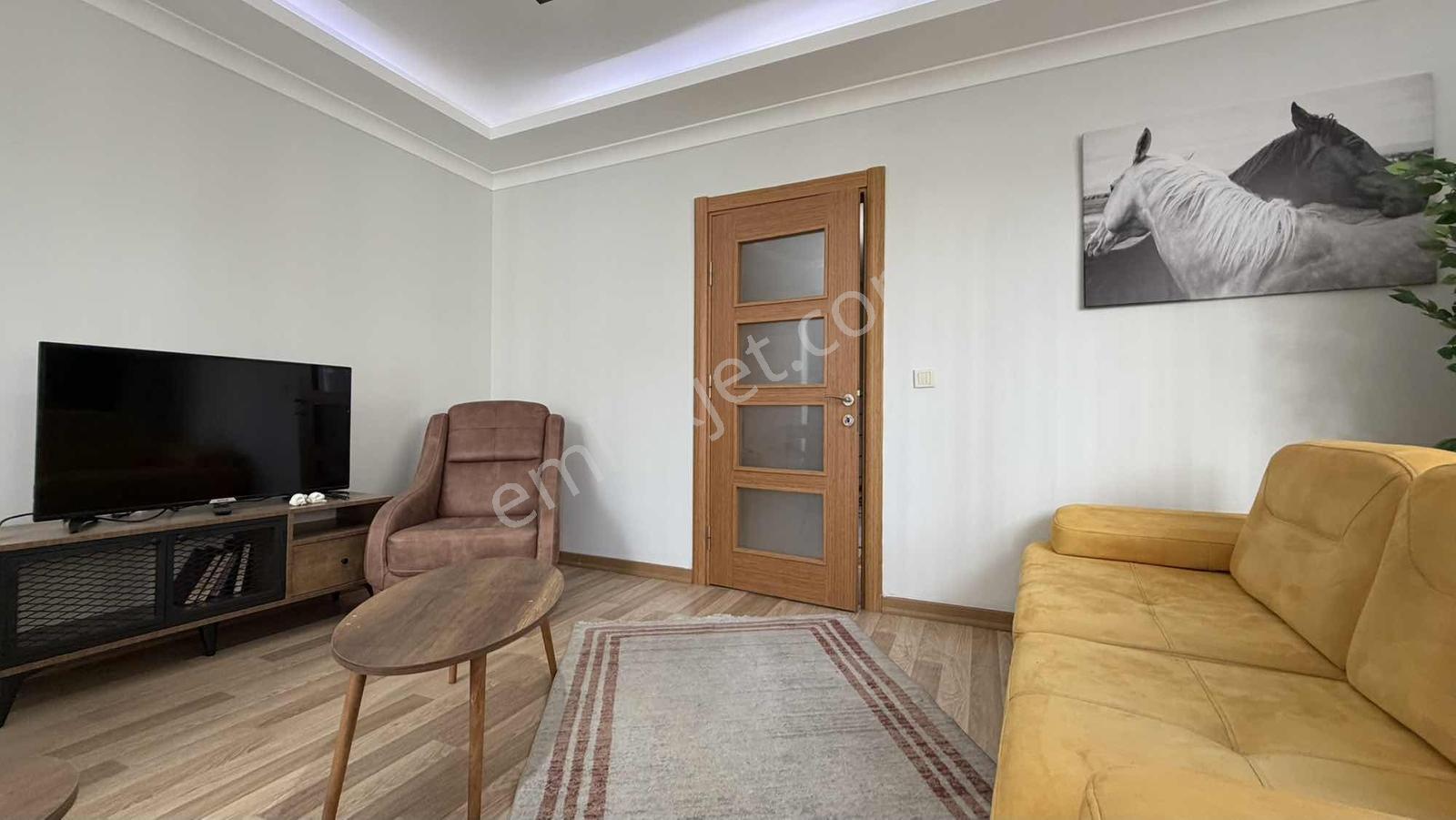 İlka'dan Sıra Evler Sitesi'nde Ara Kat Ayrı Mutfak Boş Fırsat — fotoğraf 4