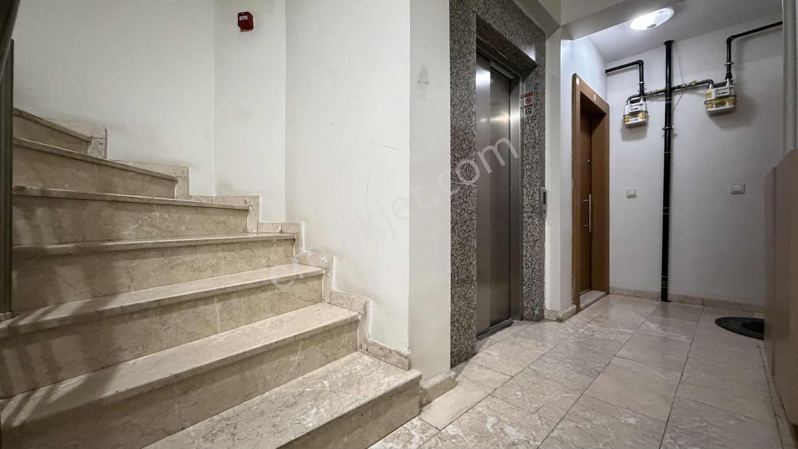 İlka'dan Sıra Evler Sitesi'nde Ara Kat Ayrı Mutfak Boş Fırsat — fotoğraf 23