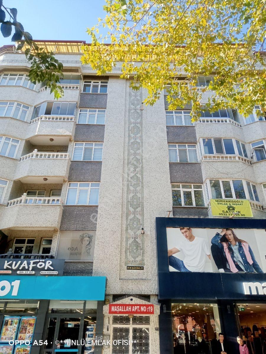 Ünlü Emlaktan Şehrin En Merkezi Konumu Caddede Fırsat Yatırım — fotoğraf 34