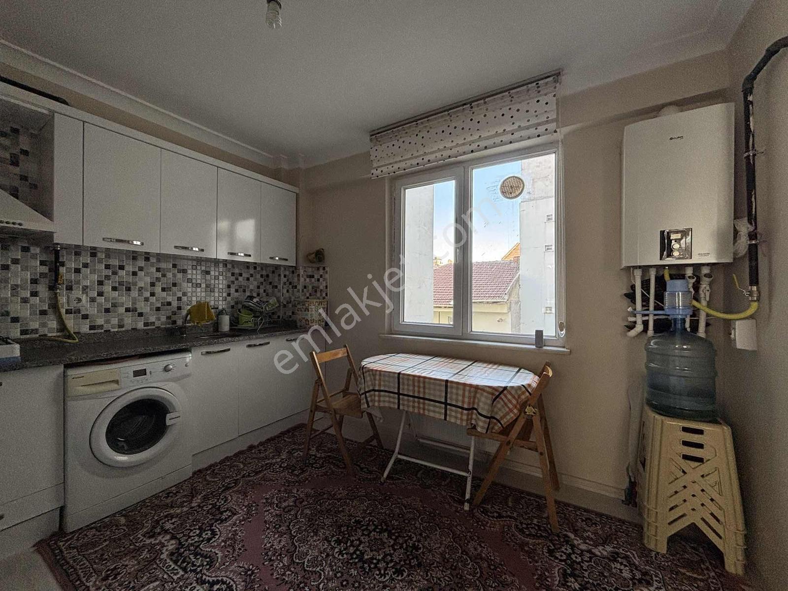 Eker'den Dilek Caddesi Yakını Geniş Eşyalı 2+0 Satılık Daire — fotoğraf 17