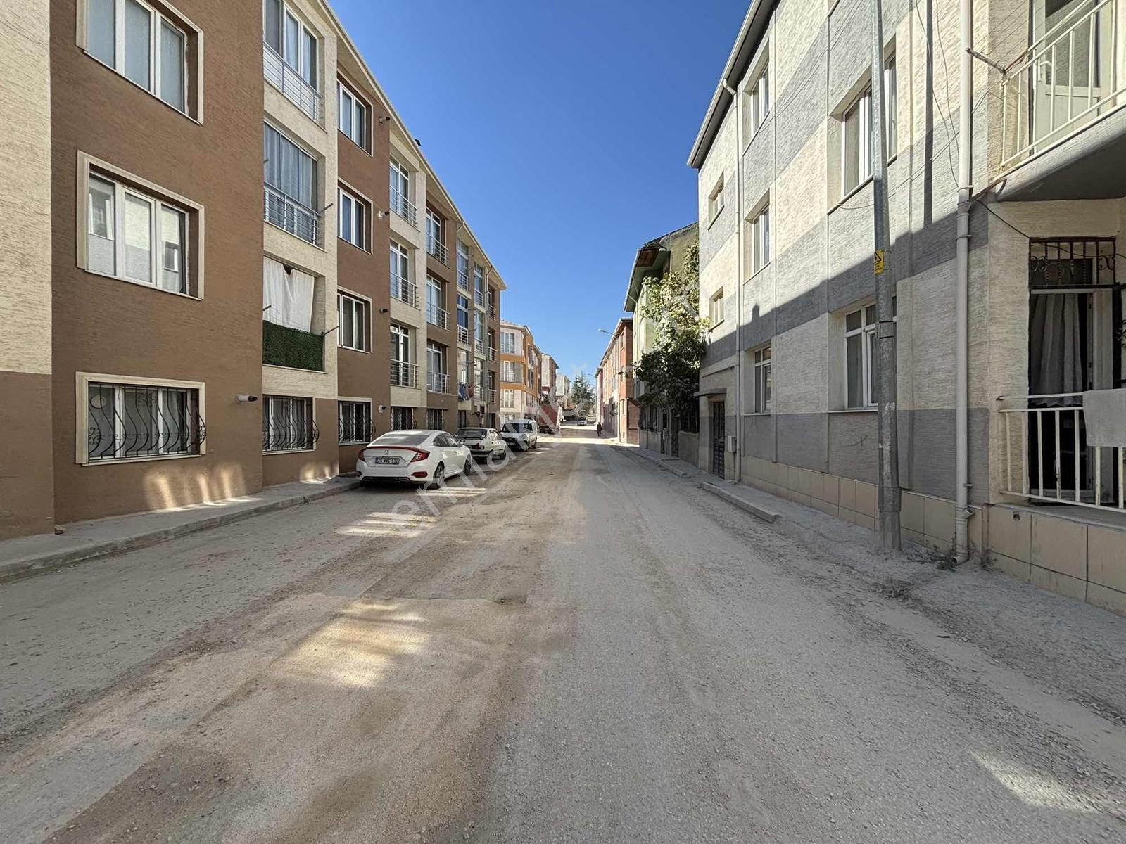 Eker'den Dilek Caddesi Yakını Geniş Eşyalı 2+0 Satılık Daire — fotoğraf 30