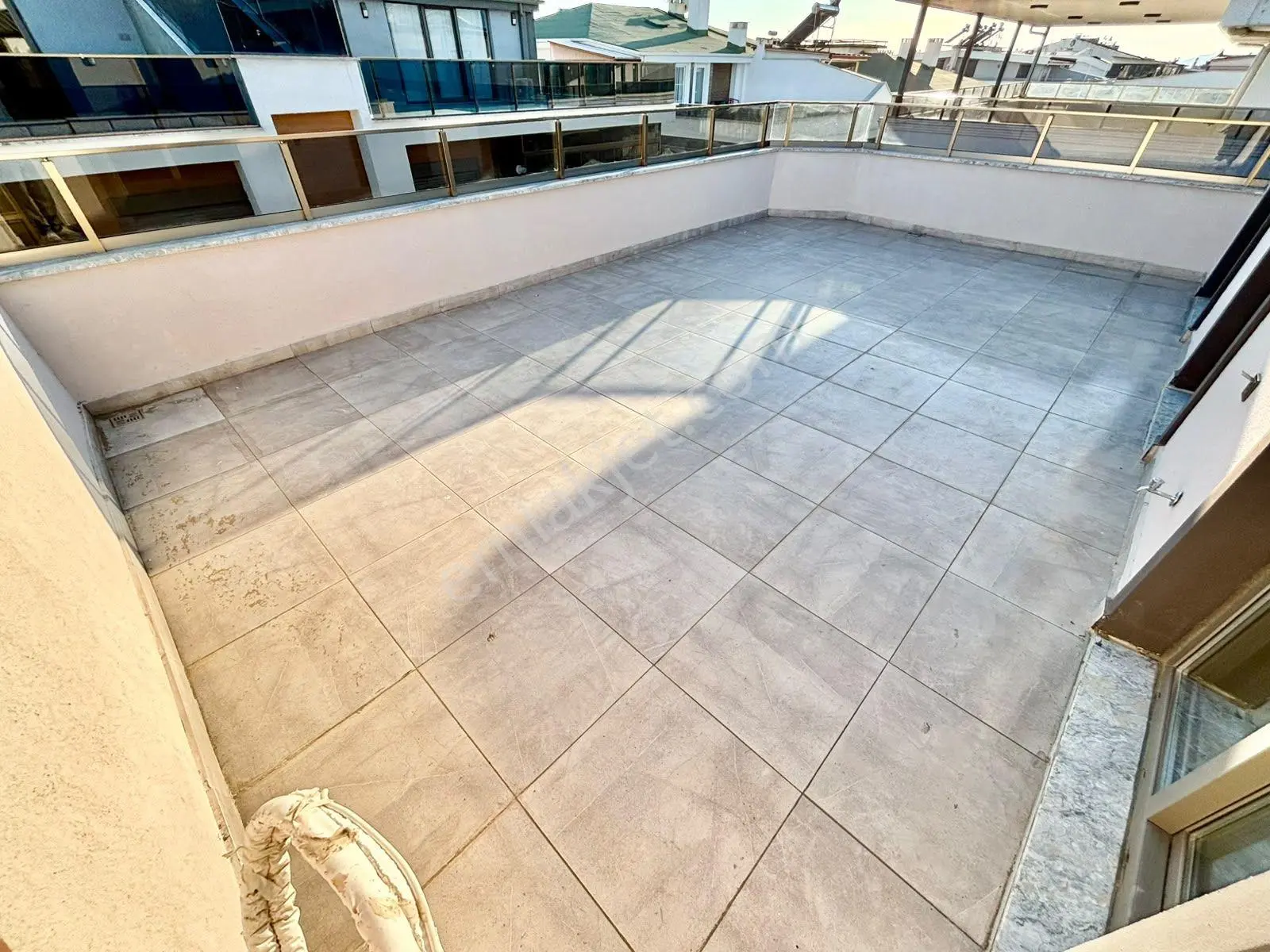 ꧁ay Emlaktan꧂akçay'da Full Kredili Kapalı Otoparklı Satılık 3+1 Geniş Teraslı Lüks Dubleks Daire — fotoğraf 3