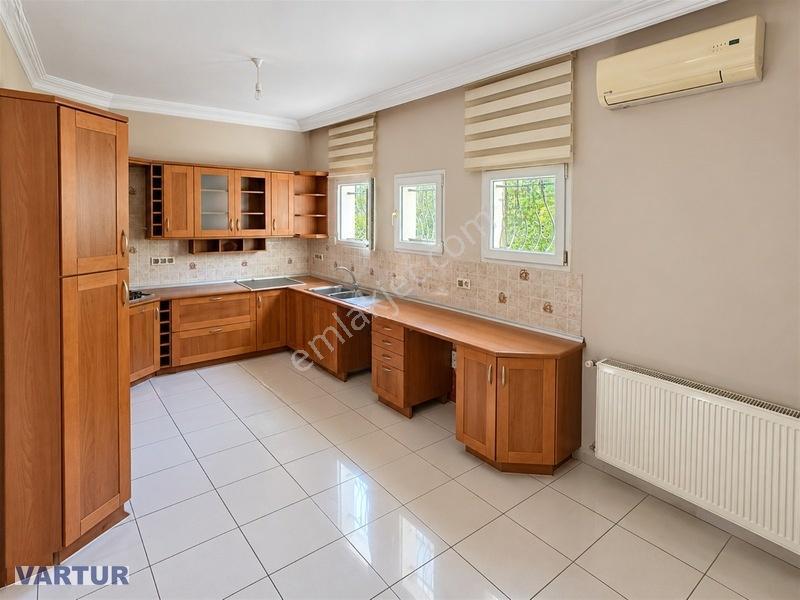 Sahilde Deniz Manzaralı 3+1 Satılık Dubleks Villa — fotoğraf 12