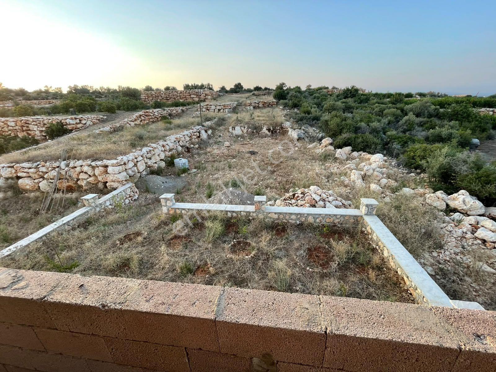Uğur Emlak'tan Batısandal'da Satılık 3 Katlı Büyük Arsalı Villa — fotoğraf 8