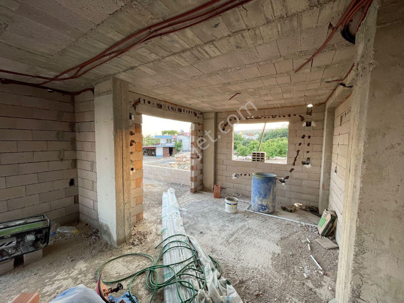 Uğur Emlak'tan Batısandal'da Satılık 3 Katlı Büyük Arsalı Villa — fotoğraf 9