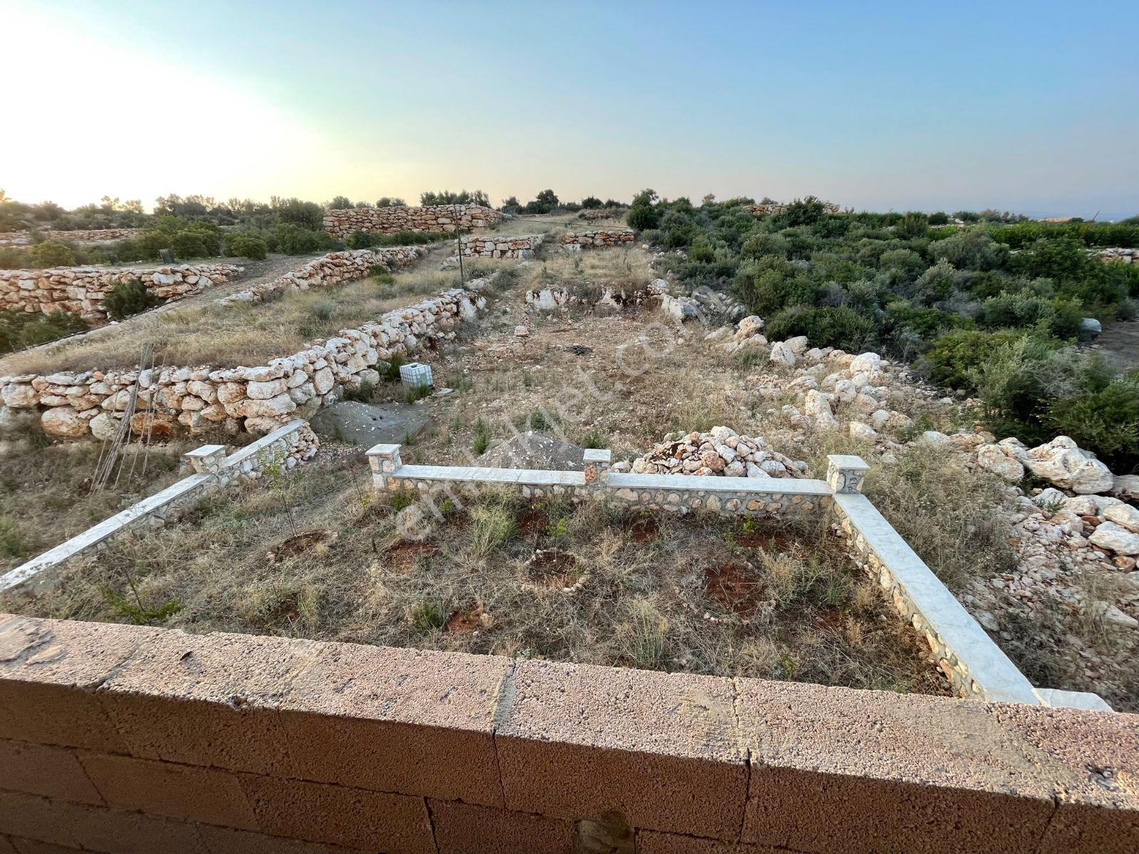 Uğur Emlak'tan Batısandal'da Satılık 3 Katlı Büyük Arsalı Villa — fotoğraf 12