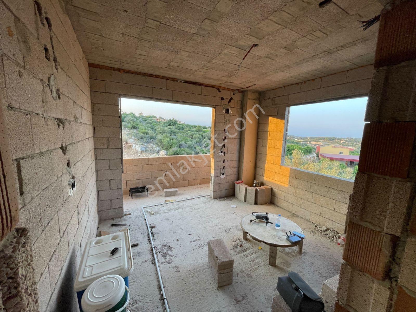 Uğur Emlak'tan Batısandal'da Satılık 3 Katlı Büyük Arsalı Villa — fotoğraf 13