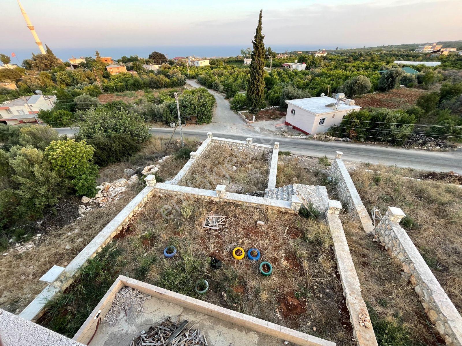 Uğur Emlak'tan Batısandal'da Satılık 3 Katlı Büyük Arsalı Villa — fotoğraf 14