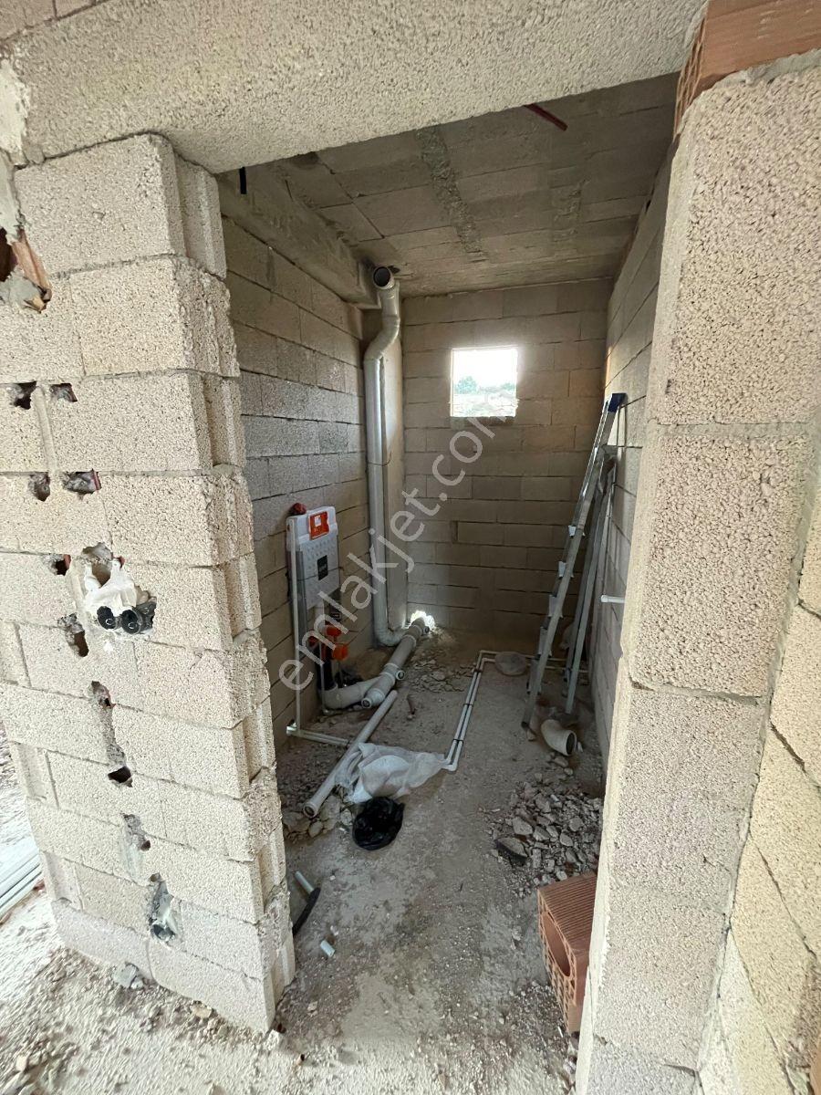 Uğur Emlak'tan Batısandal'da Satılık 3 Katlı Büyük Arsalı Villa — fotoğraf 15