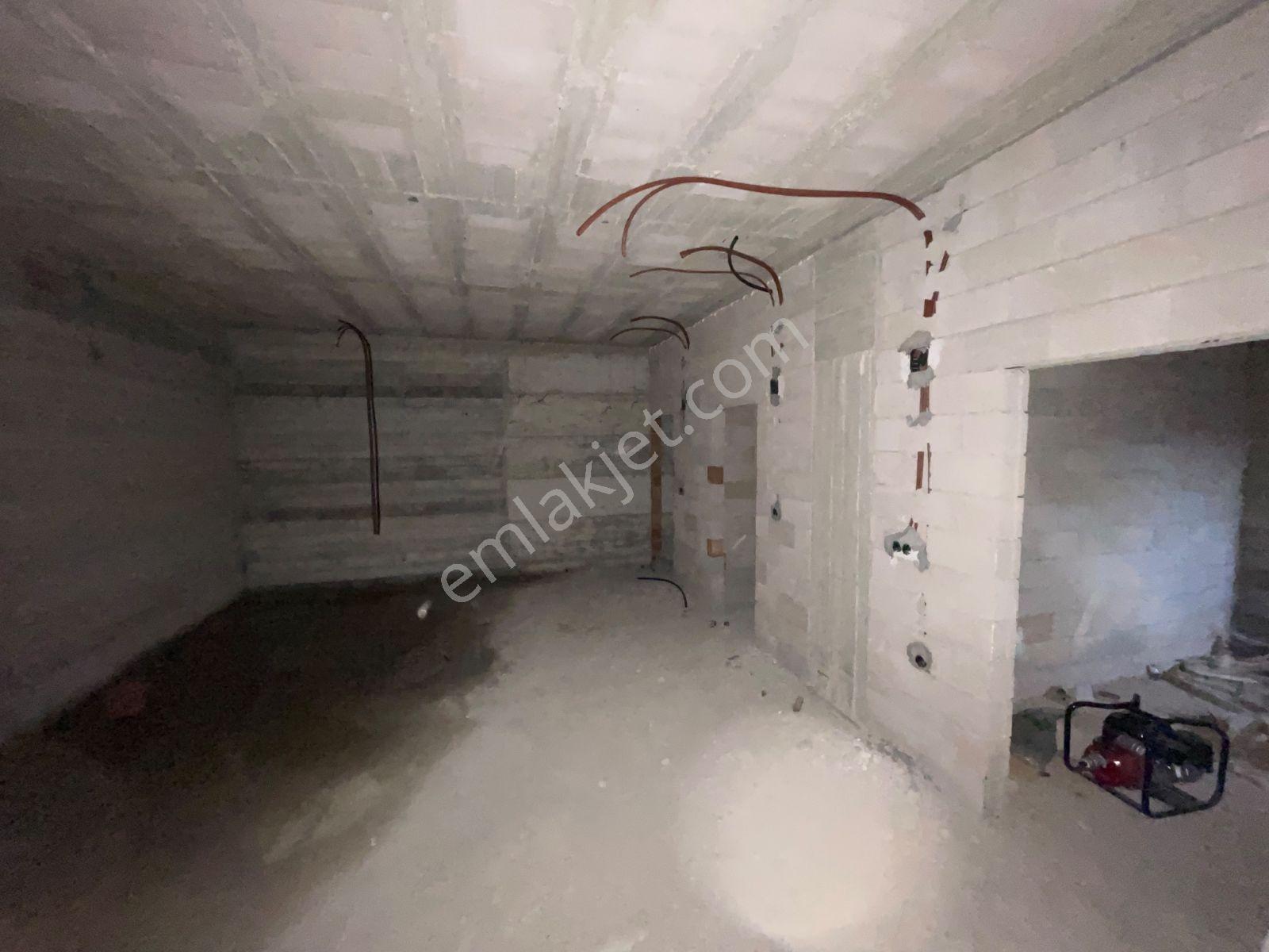 Uğur Emlak'tan Batısandal'da Satılık 3 Katlı Büyük Arsalı Villa — fotoğraf 23