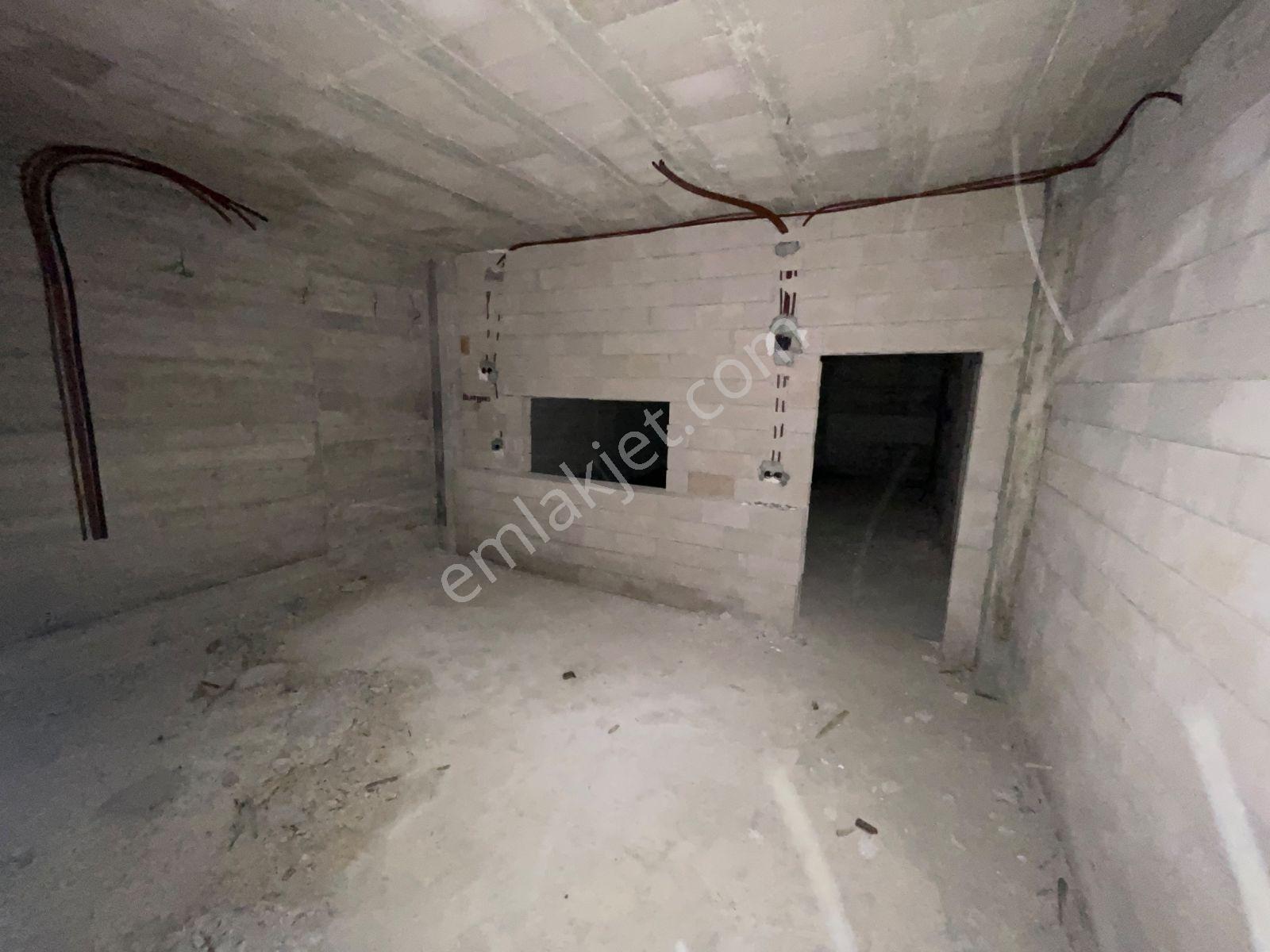 Uğur Emlak'tan Batısandal'da Satılık 3 Katlı Büyük Arsalı Villa — fotoğraf 24