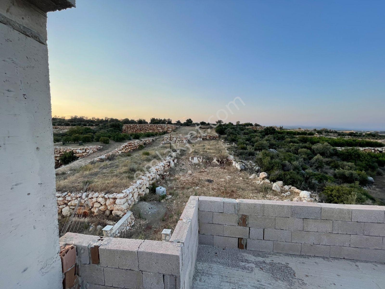 Uğur Emlak'tan Batısandal'da Satılık 3 Katlı Büyük Arsalı Villa — fotoğraf 26