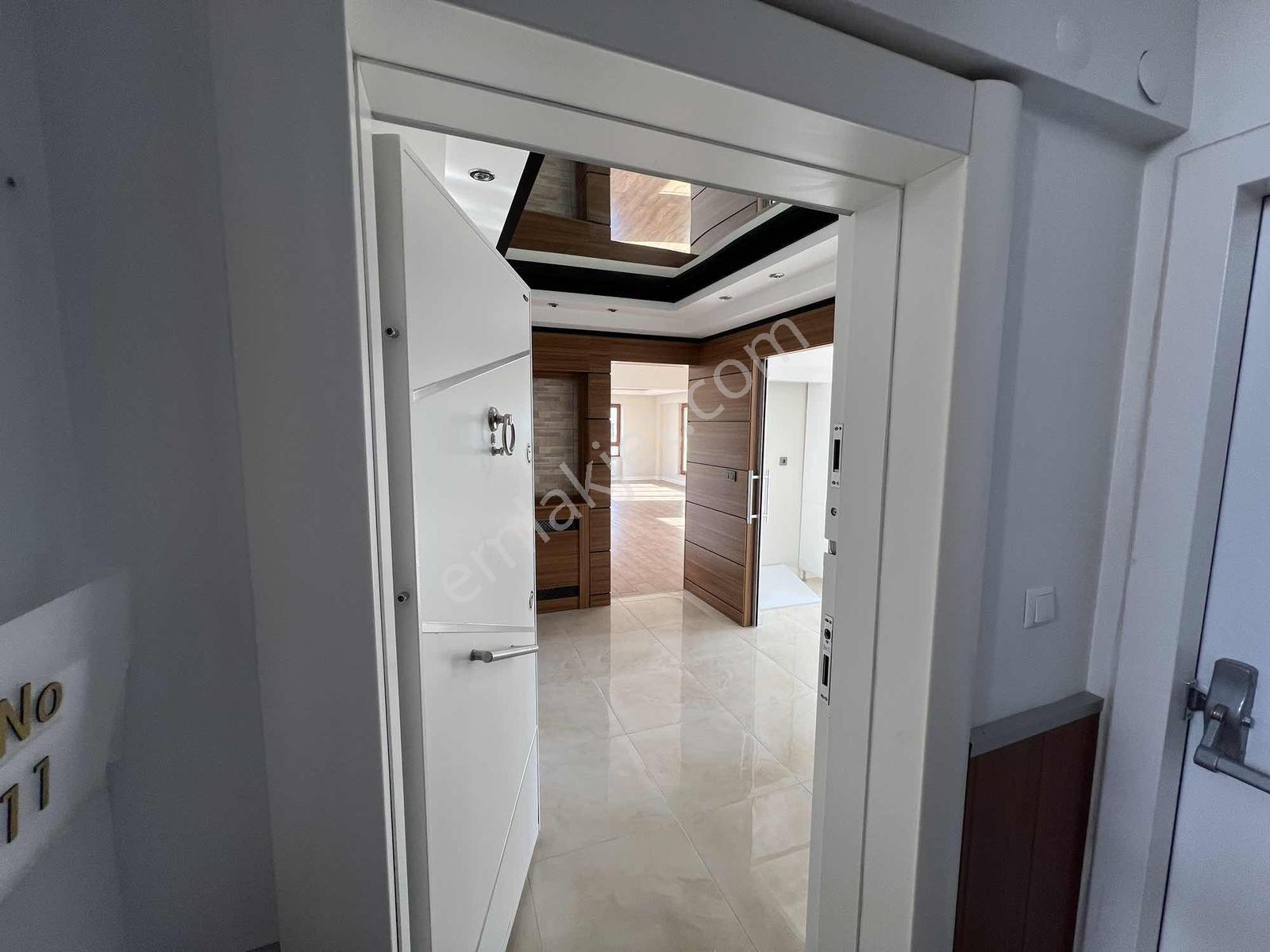Özyalçın'dan Panorama Sitesinde 4+1 İçi Sıfır Yapılı Daire — fotoğraf 2