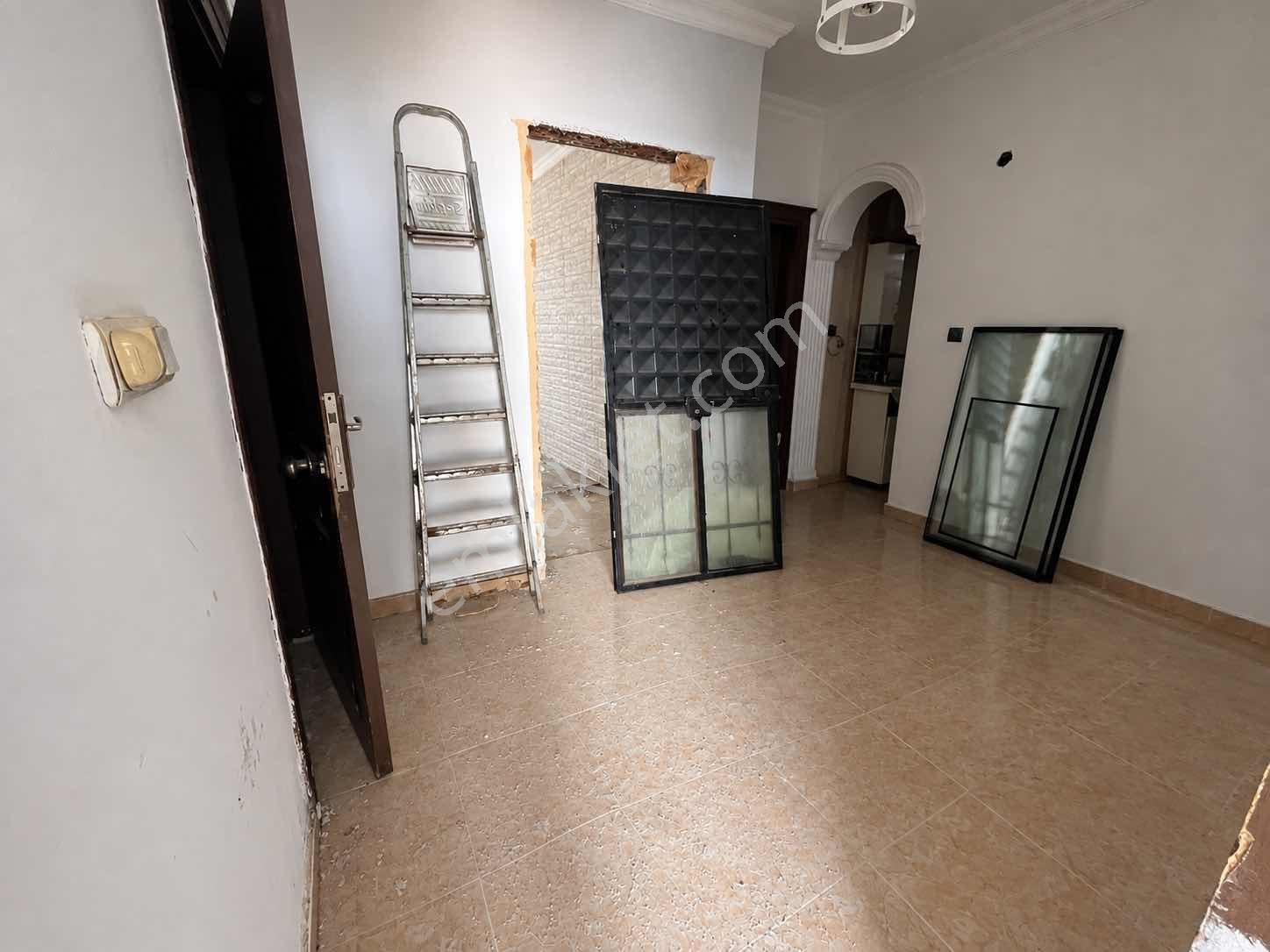 Altınova Orta Mahallede 183 M² Arsa Paylı 2+1 Müstakil Ev — fotoğraf 2