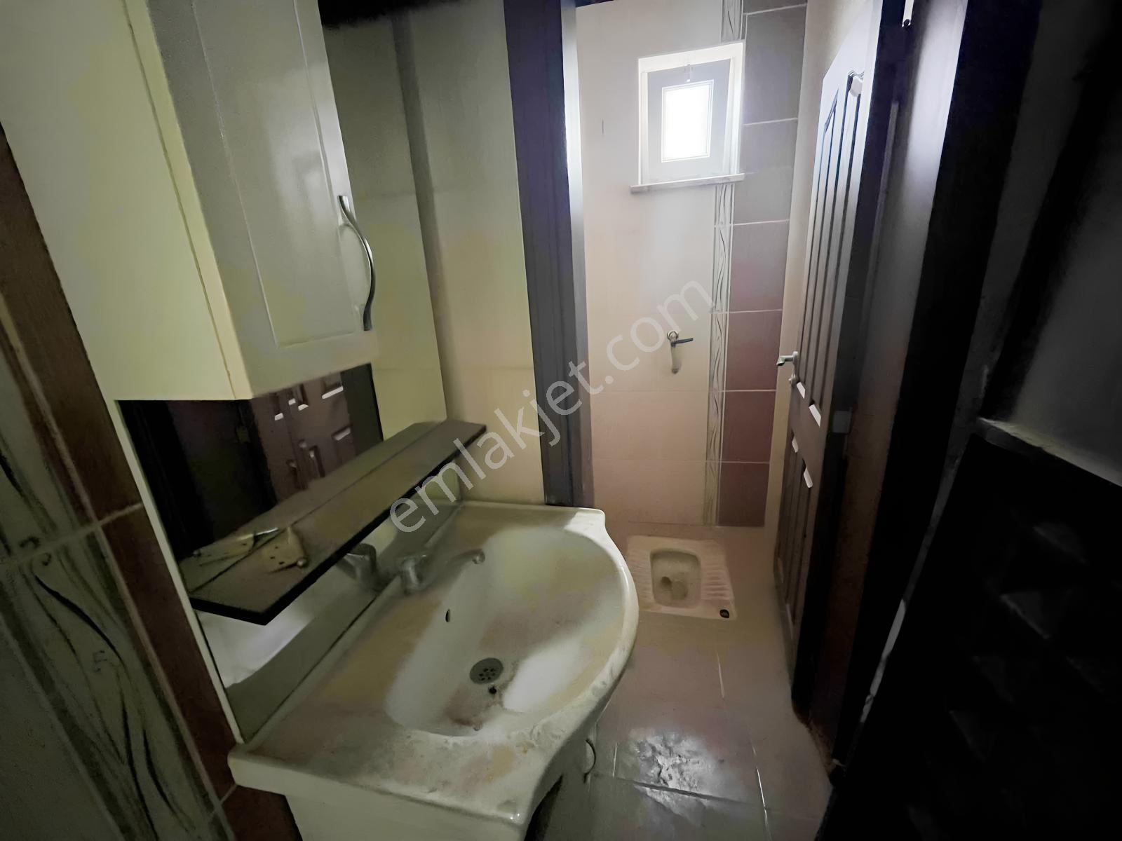 Altınova Orta Mahallede 183 M² Arsa Paylı 2+1 Müstakil Ev — fotoğraf 7