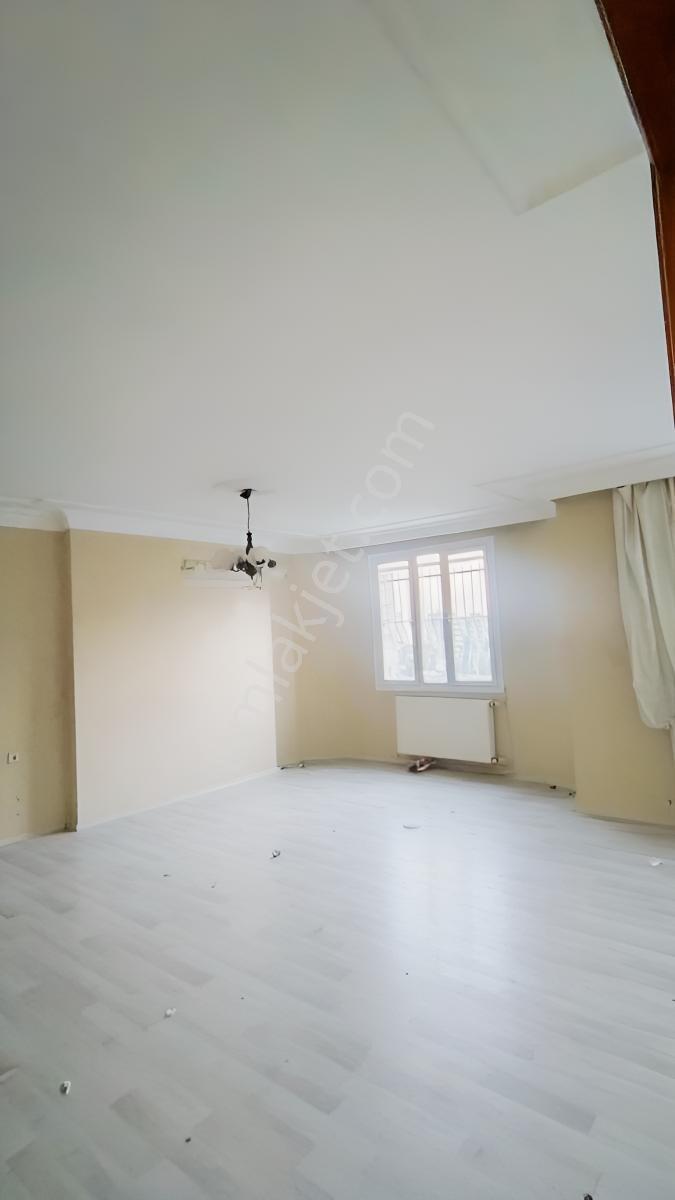 Adananın Merkezinde 3 Cephe 3 Balkonlu Geniş 3+1 Satılık Daire — fotoğraf 4