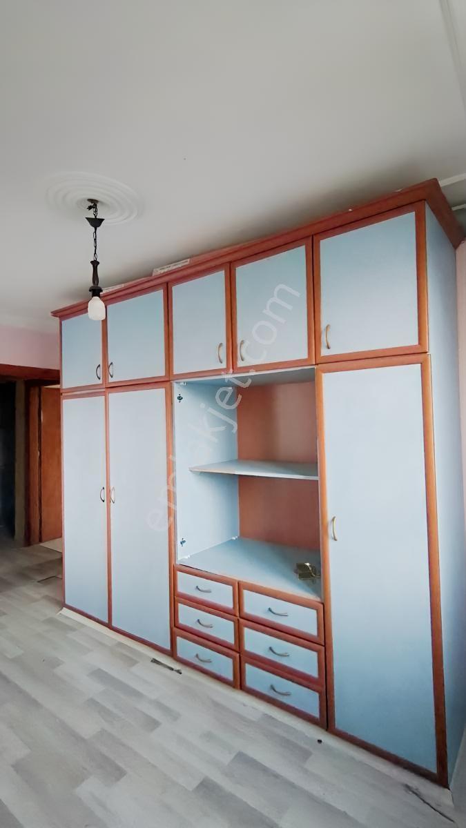 Adananın Merkezinde 3 Cephe 3 Balkonlu Geniş 3+1 Satılık Daire — fotoğraf 8