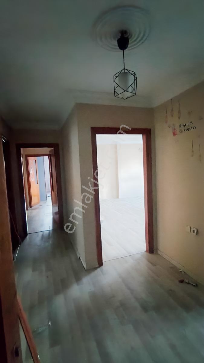 Adananın Merkezinde 3 Cephe 3 Balkonlu Geniş 3+1 Satılık Daire — fotoğraf 12