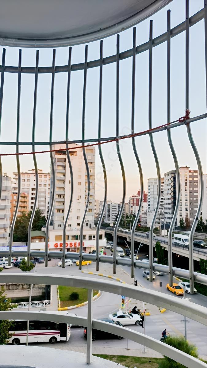 Adananın Merkezinde 3 Cephe 3 Balkonlu Geniş 3+1 Satılık Daire — fotoğraf 14