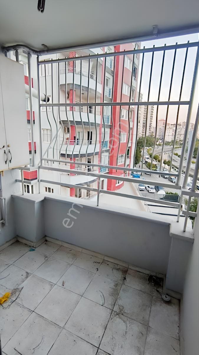Adananın Merkezinde 3 Cephe 3 Balkonlu Geniş 3+1 Satılık Daire — fotoğraf 16