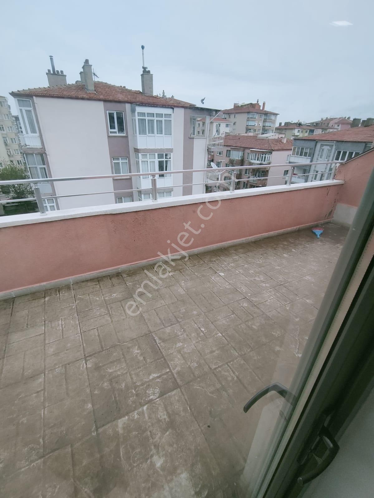 Afyon Tezcan Emlaktan 2+1 Eşyalı Dublex Daire Fiyat Düştü — fotoğraf 13