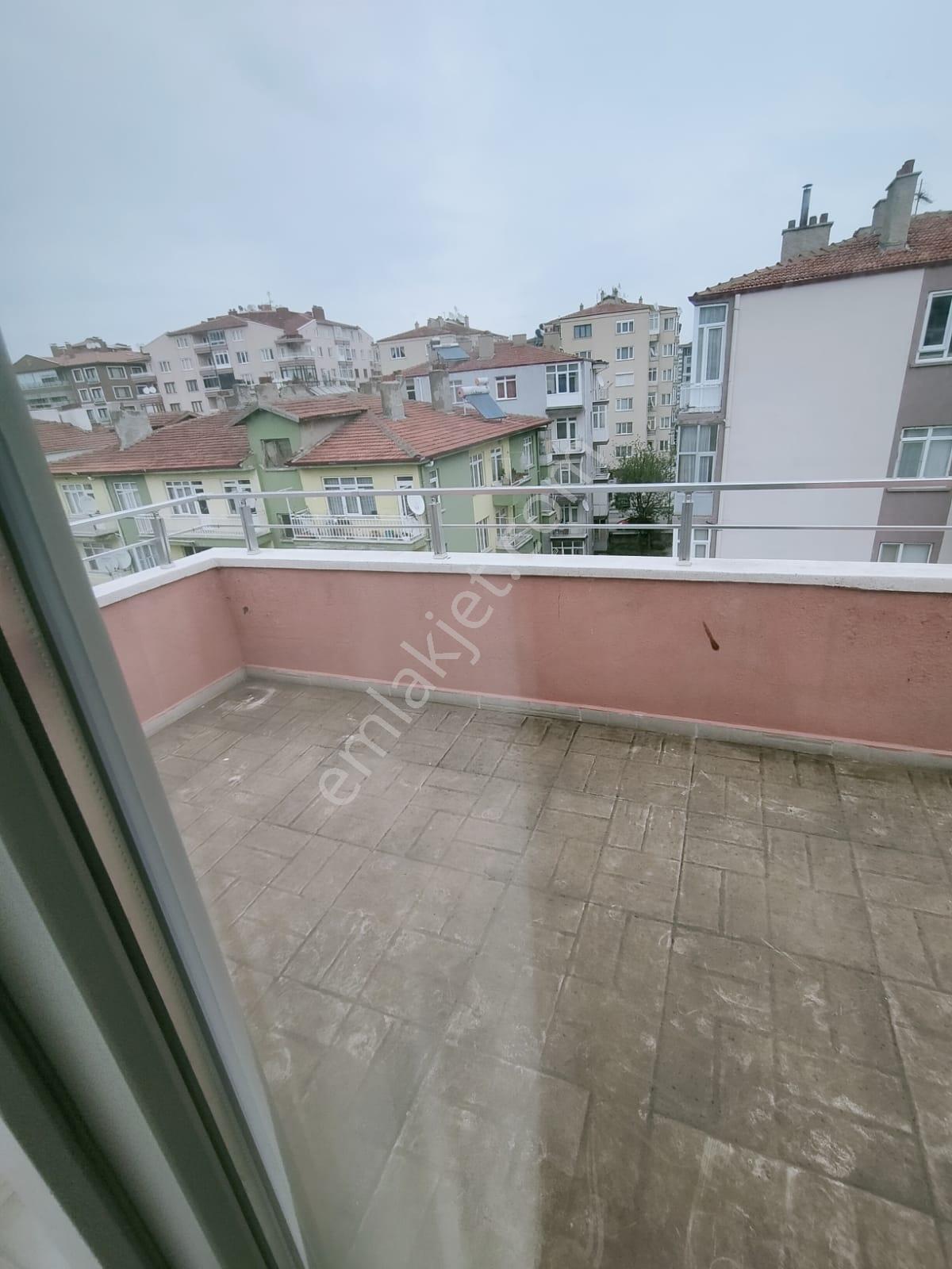 Afyon Tezcan Emlaktan 2+1 Eşyalı Dublex Daire Fiyat Düştü — fotoğraf 15