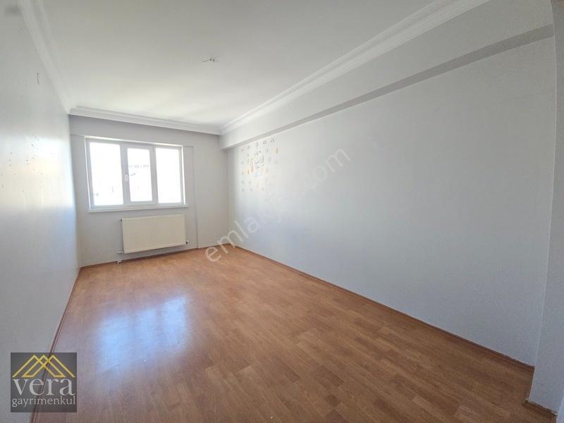 Kök Tapu...natoyoluna 2 Bina Ara Kat Güneydoğu Ön Cephe 3+1 — fotoğraf 24