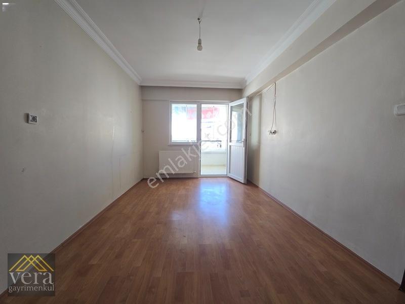 Kök Tapu...natoyoluna 2 Bina Ara Kat Güneydoğu Ön Cephe 3+1 — fotoğraf 27
