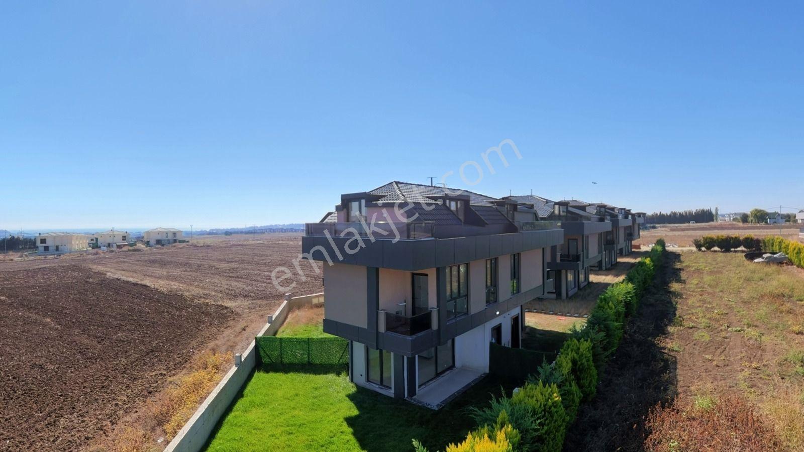 Silivri Selimpaşa Satılık 3+2 Villa