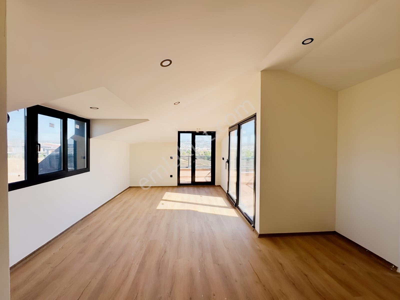 Silivri Selimpaşa Satılık 3+2 Villa — fotoğraf 16