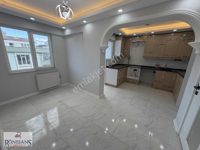 Rönesans Emlak'tan Cumhuriyet Mah. 5+1 Satılık Dubleks — fotoğraf 3