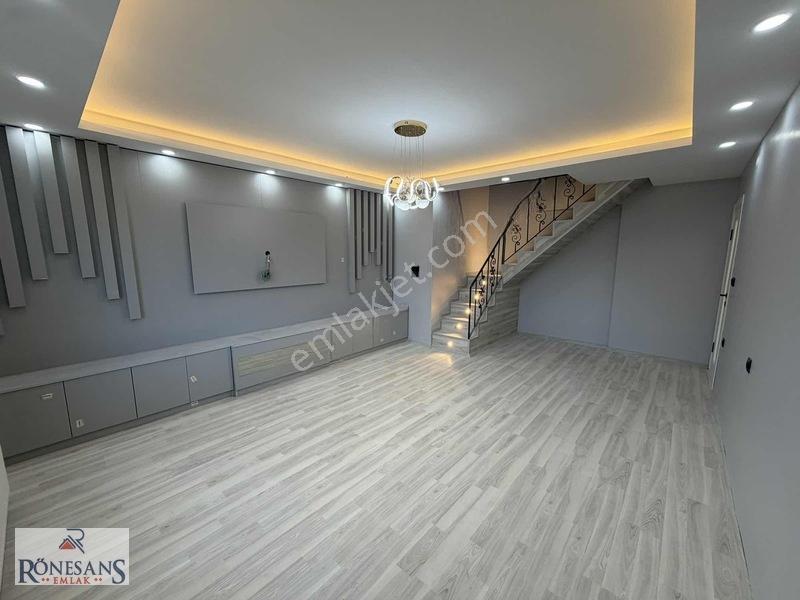 Rönesans Emlak'tan Cumhuriyet Mah. 5+1 Satılık Dubleks — fotoğraf 10