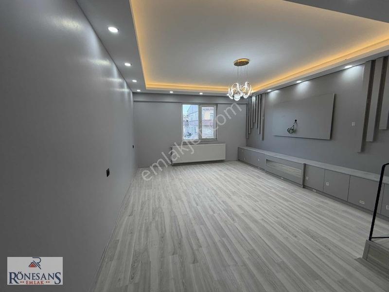 Rönesans Emlak'tan Cumhuriyet Mah. 5+1 Satılık Dubleks — fotoğraf 11