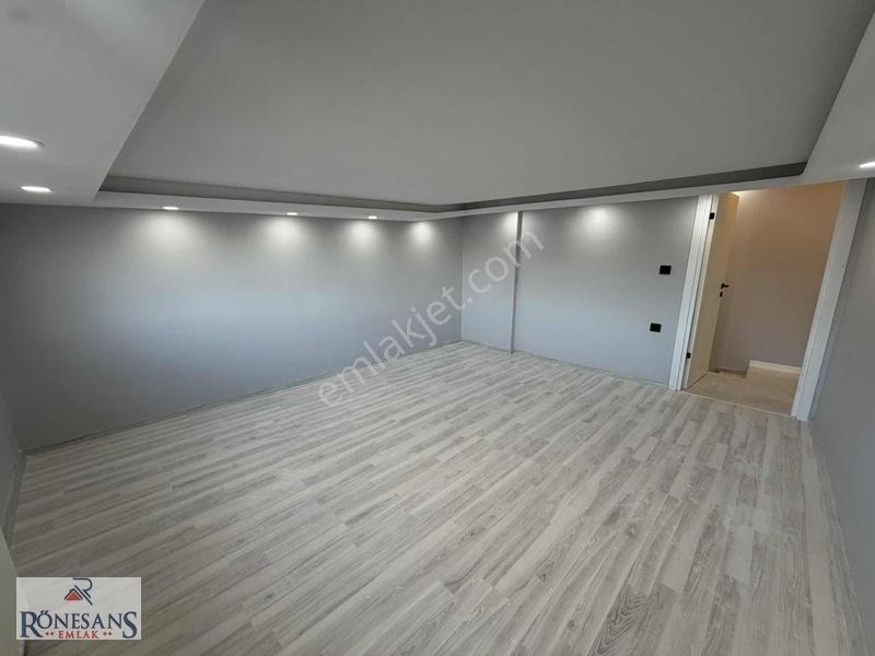 Rönesans Emlak'tan Cumhuriyet Mah. 5+1 Satılık Dubleks — fotoğraf 15