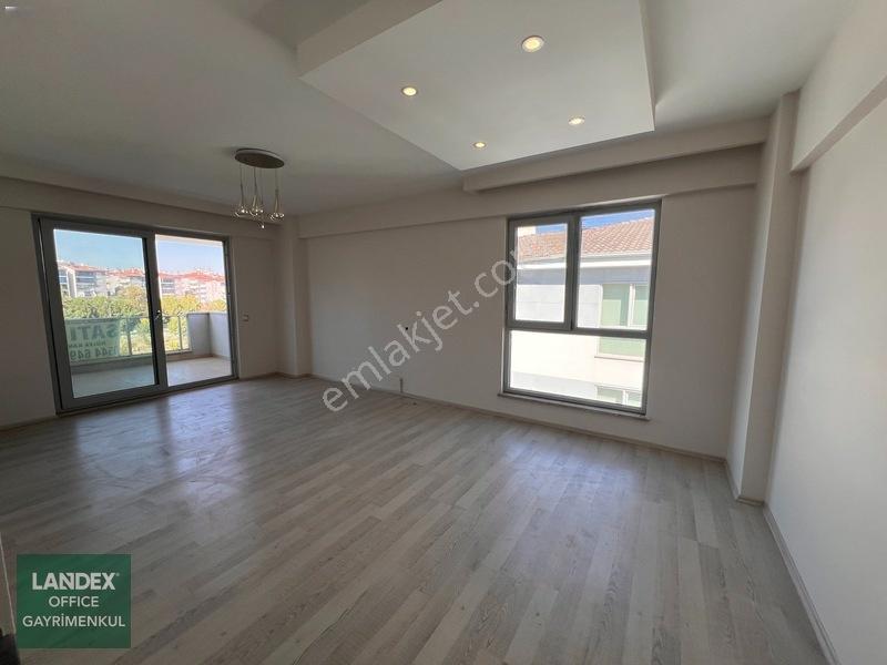 Uzun Kent Sitesinde 3,5+1 Full Yeşil Alan Fırsat Daire — fotoğraf 8