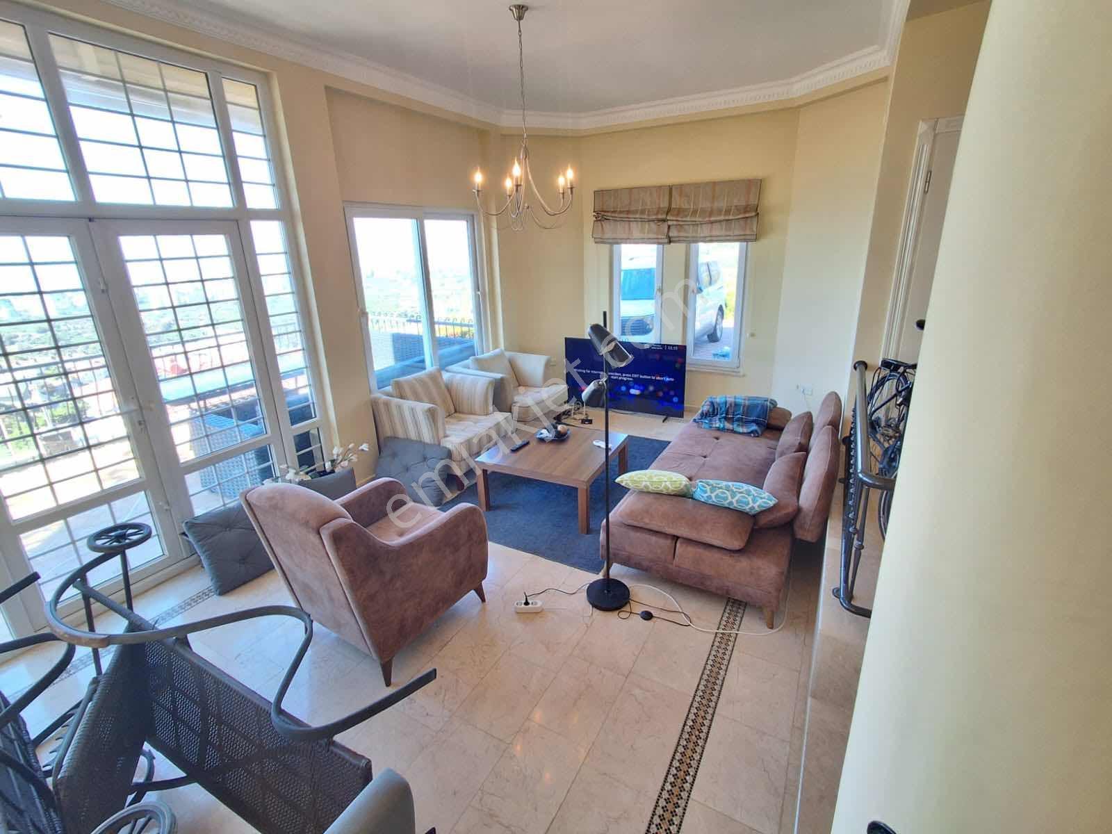 Gold Cityde 4+1, 255 M², Müstakil Bahçeli Full Eşyalı Villa — fotoğraf 8