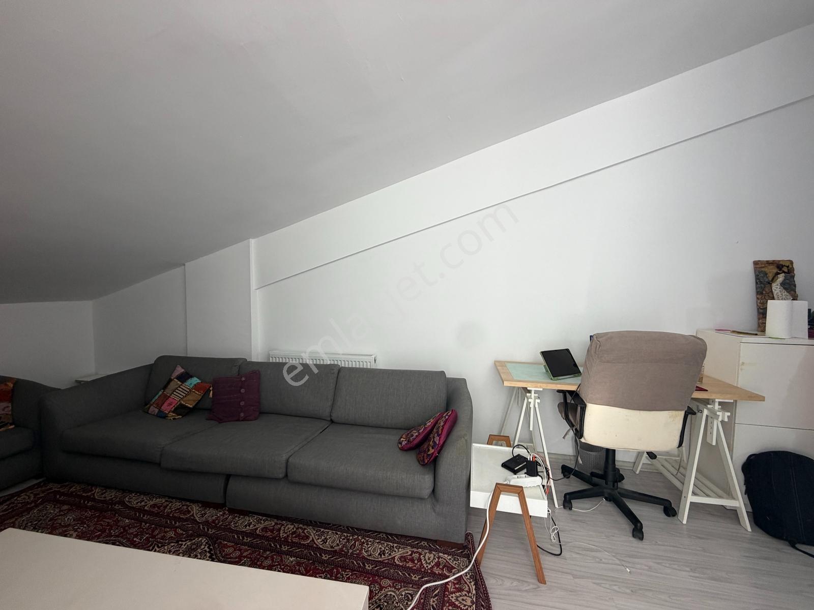 İncekte Teraslı Yüksek Kira Getirili Merkezi Konumda Satılık 2+1 — fotoğraf 8