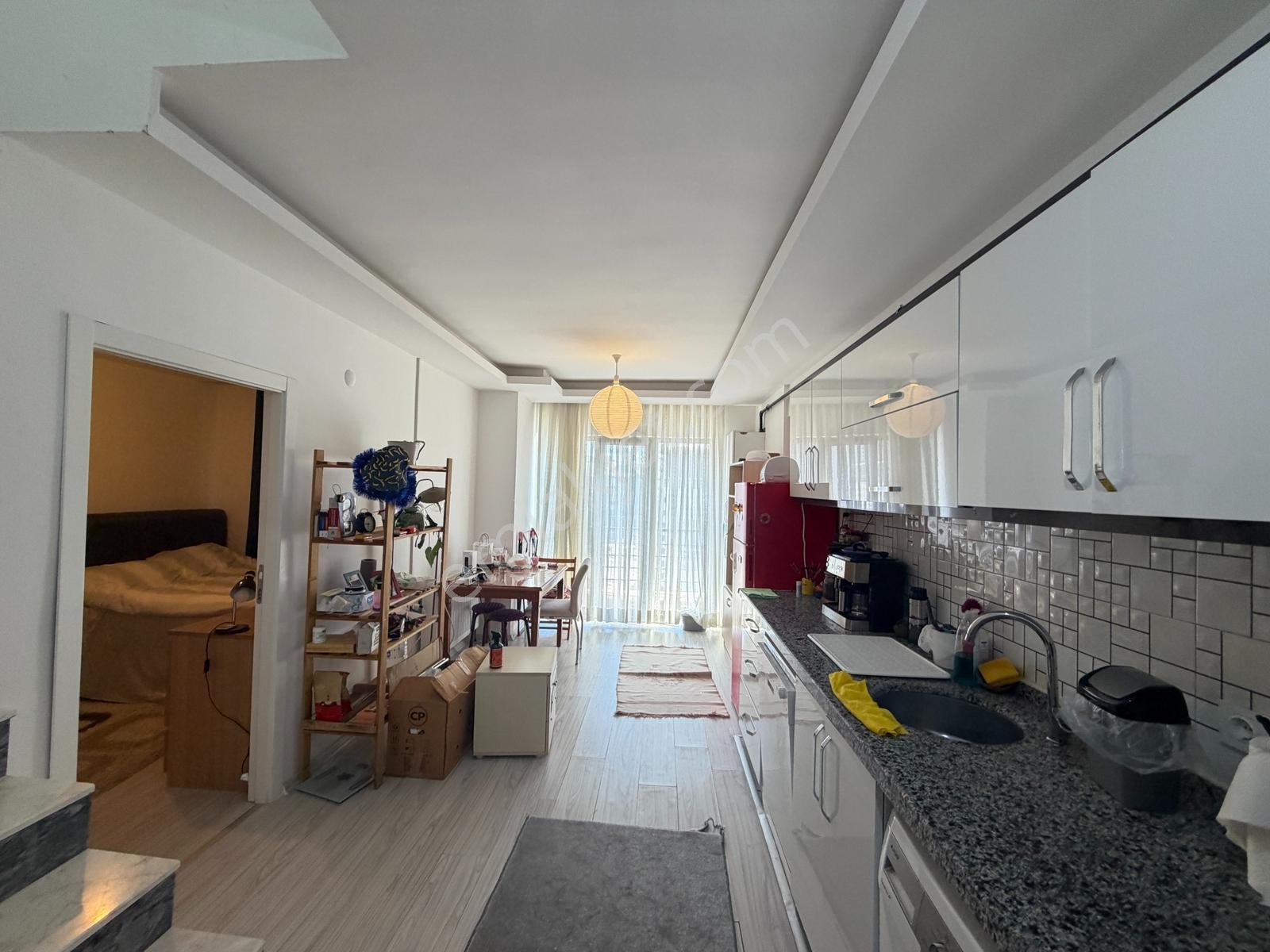 İncekte Teraslı Yüksek Kira Getirili Merkezi Konumda Satılık 2+1 — fotoğraf 18