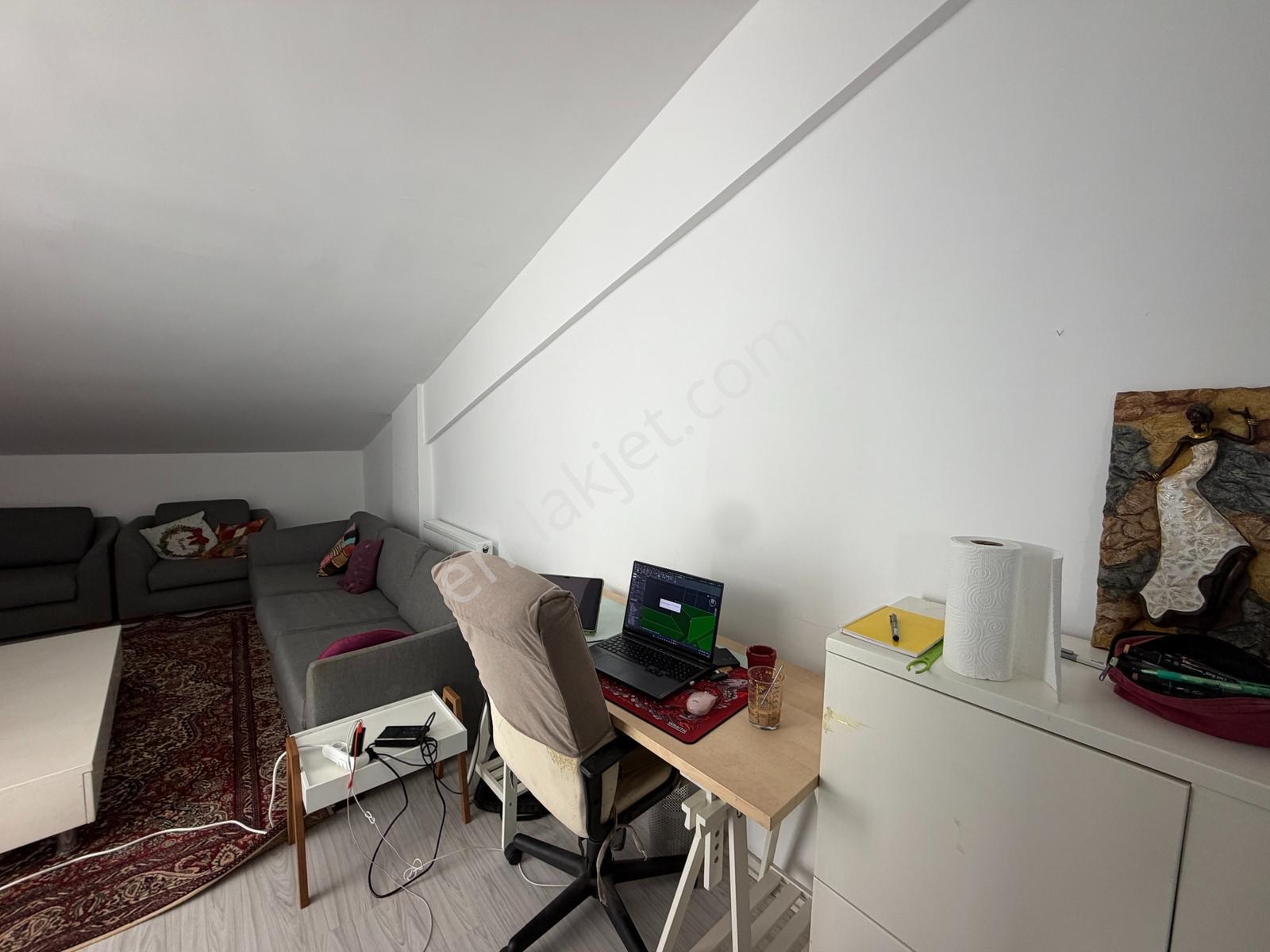 İncekte Teraslı Yüksek Kira Getirili Merkezi Konumda Satılık 2+1 — fotoğraf 23