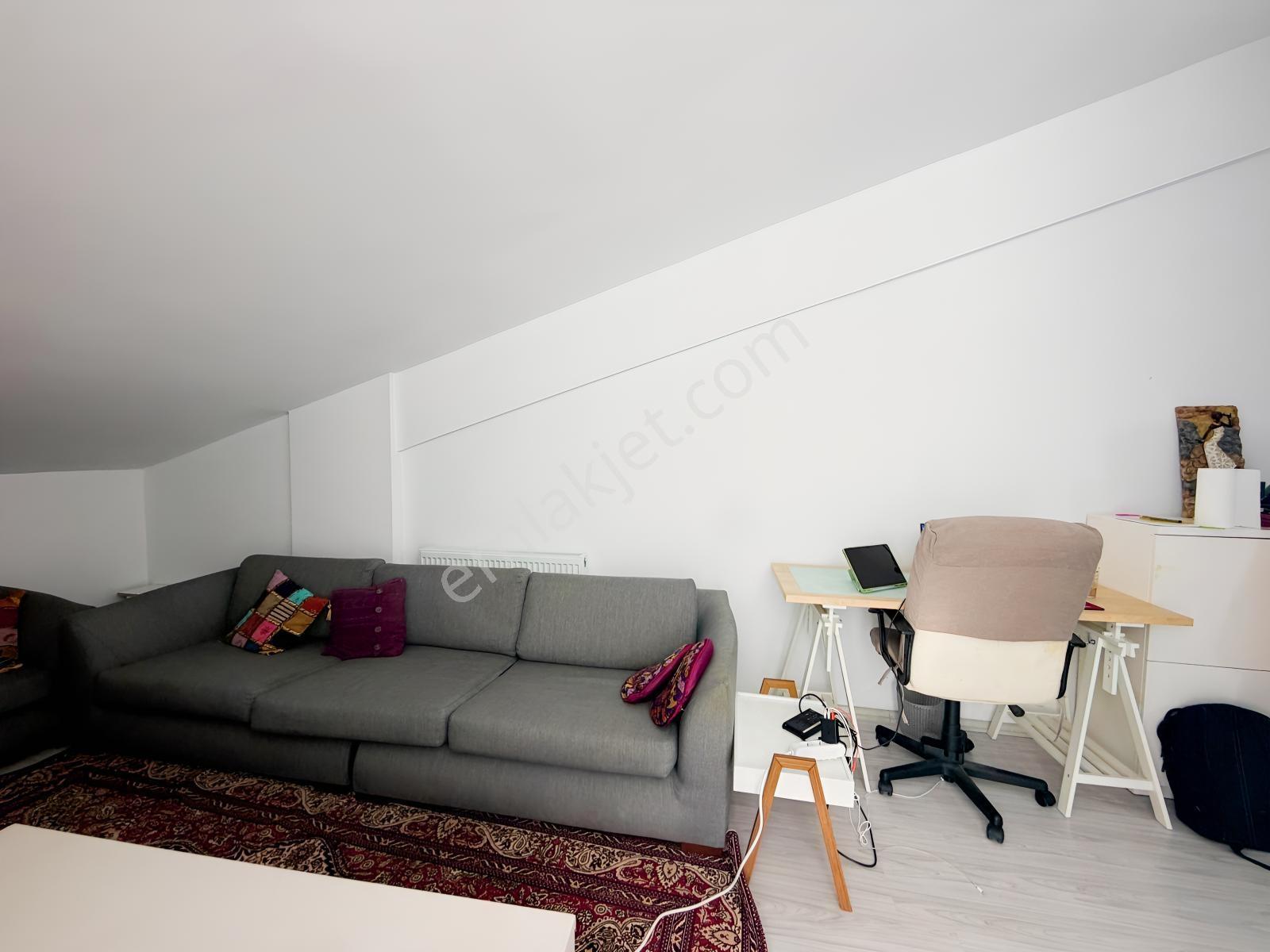 İncekte Teraslı Yüksek Kira Getirili Merkezi Konumda Satılık 2+1 — fotoğraf 24