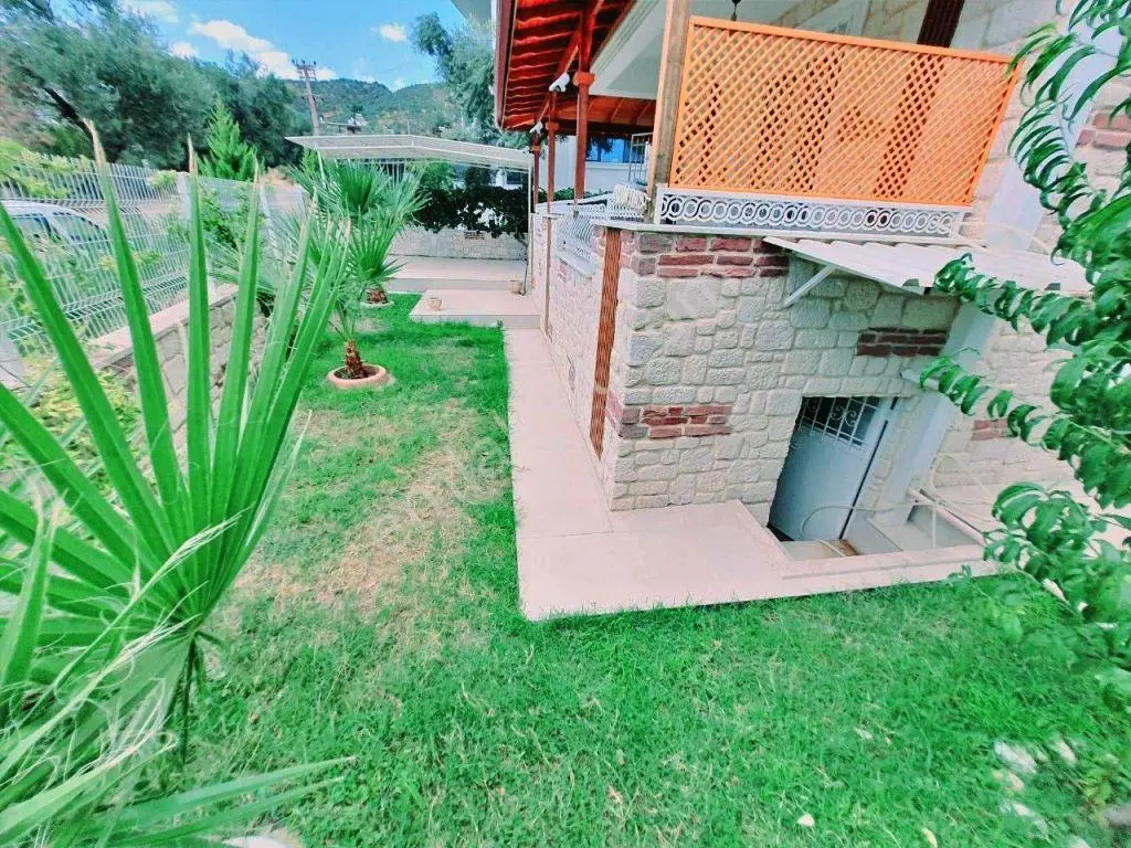 Uytundan Gürede Denize 350 Metre Jeotermalli Otoparklı 5+1 Villa — fotoğraf 25