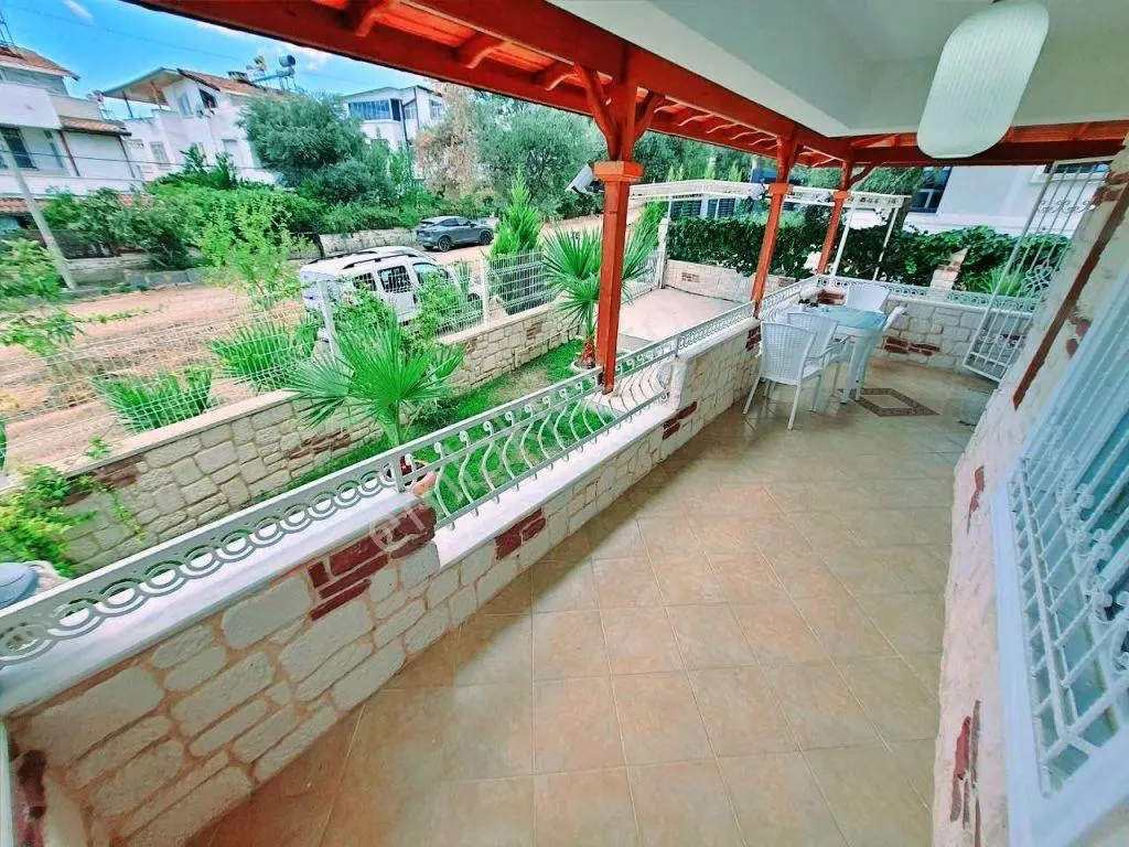 Uytundan Gürede Denize 350 Metre Jeotermalli Otoparklı 5+1 Villa — fotoğraf 32
