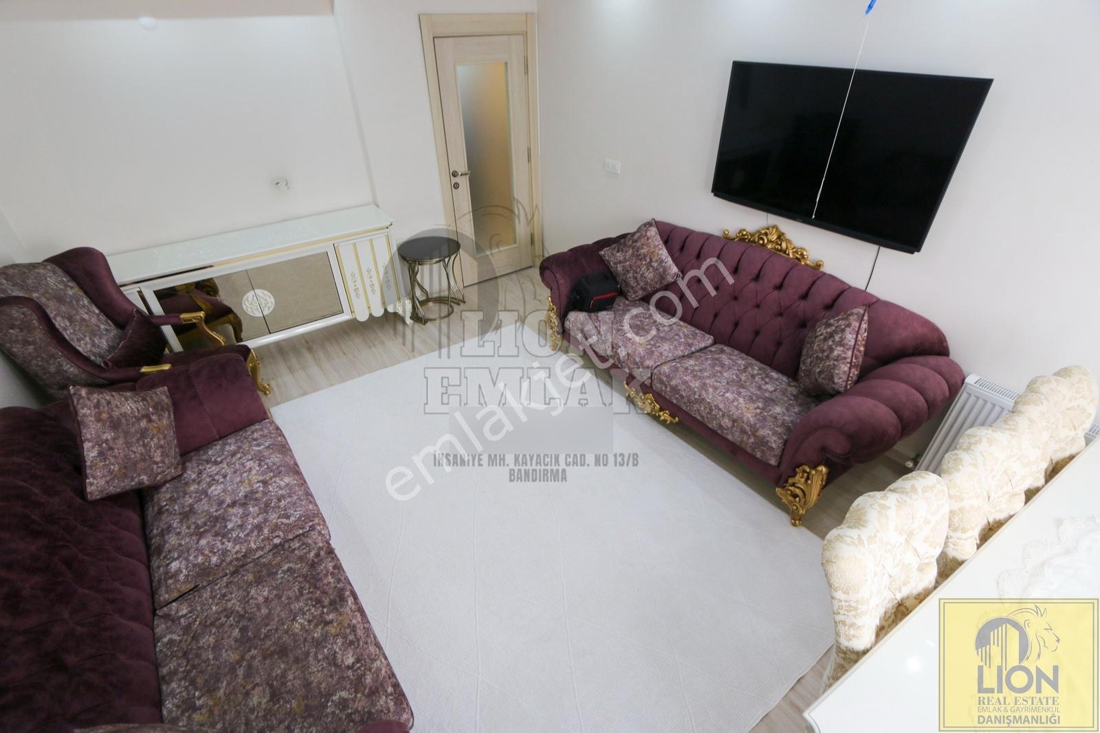 Lıon Emlak'tan Kapalı Pazar Yakını Ara Kat Balkonlu 2+1 Daire — fotoğraf 3