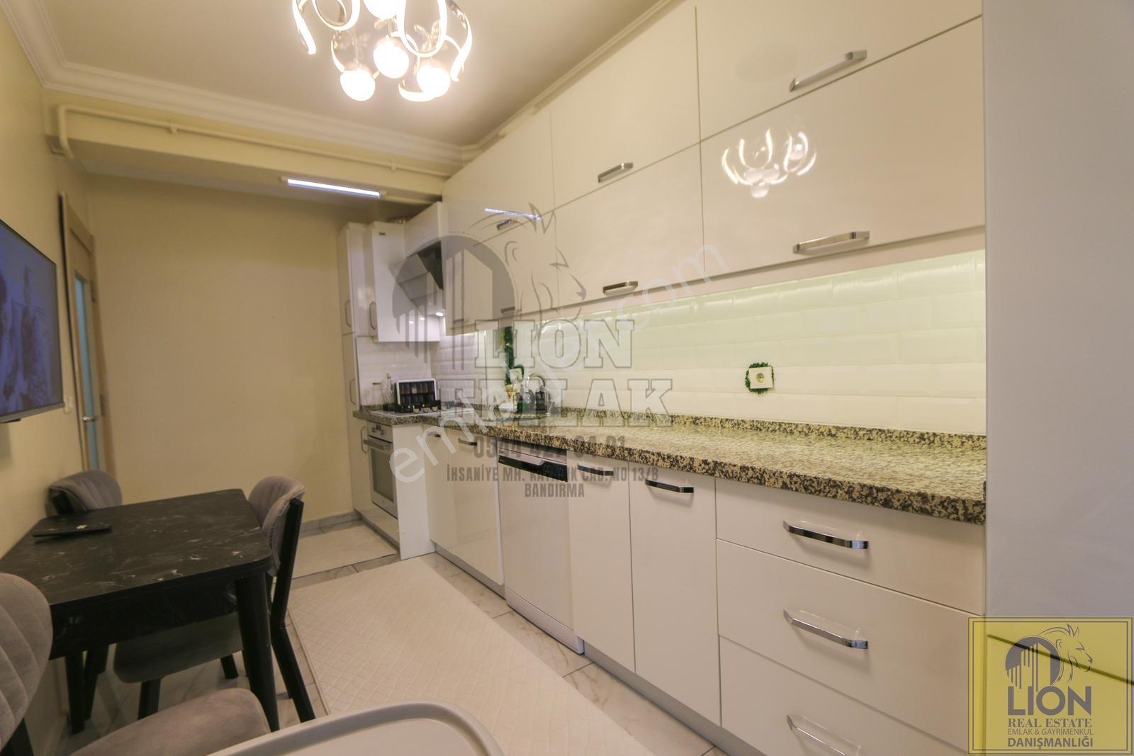 Lıon Emlak'tan Kapalı Pazar Yakını Ara Kat Balkonlu 2+1 Daire — fotoğraf 16