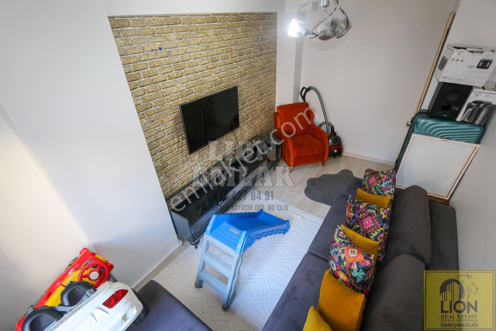 Lıon Emlak'tan Kapalı Pazar Yakını Ara Kat Balkonlu 2+1 Daire — fotoğraf 23